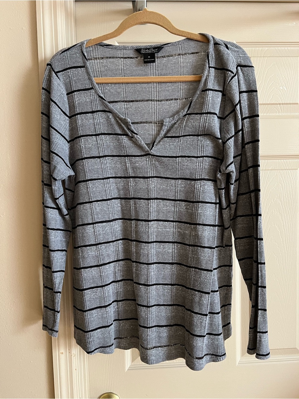 Lucky Brand Gray and Black Striped V-Neck Long Sleeve Top size 1X Henley
